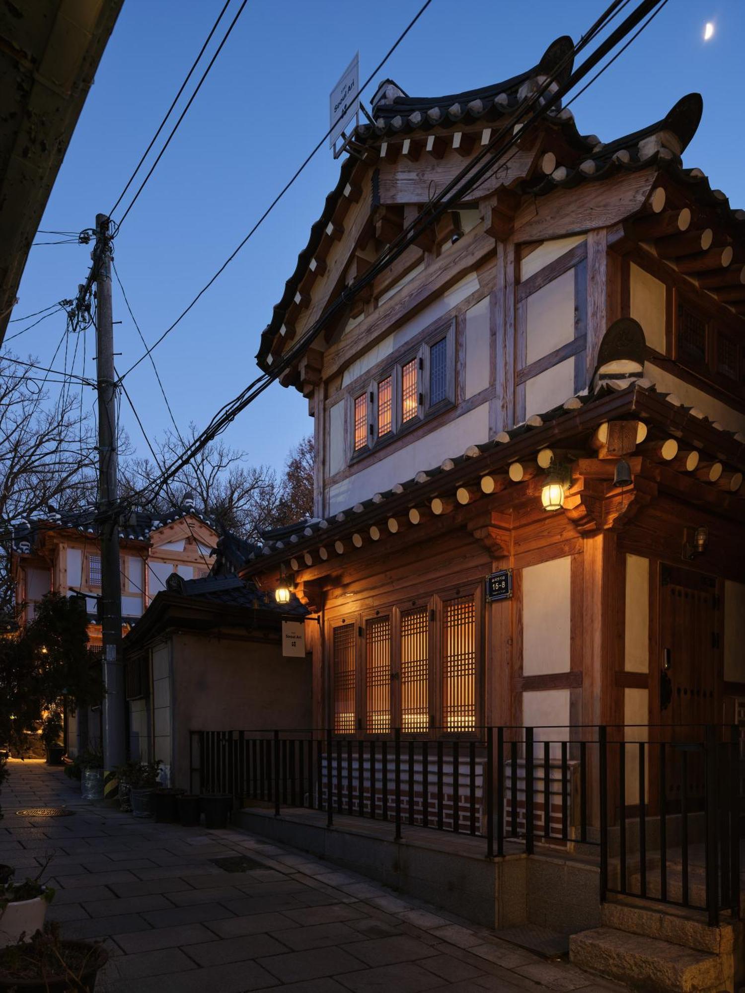 The Korean Traditional Hanok In Downtown Seoul For Convenient Public Transportation - Seoul Ari Buitenkant foto