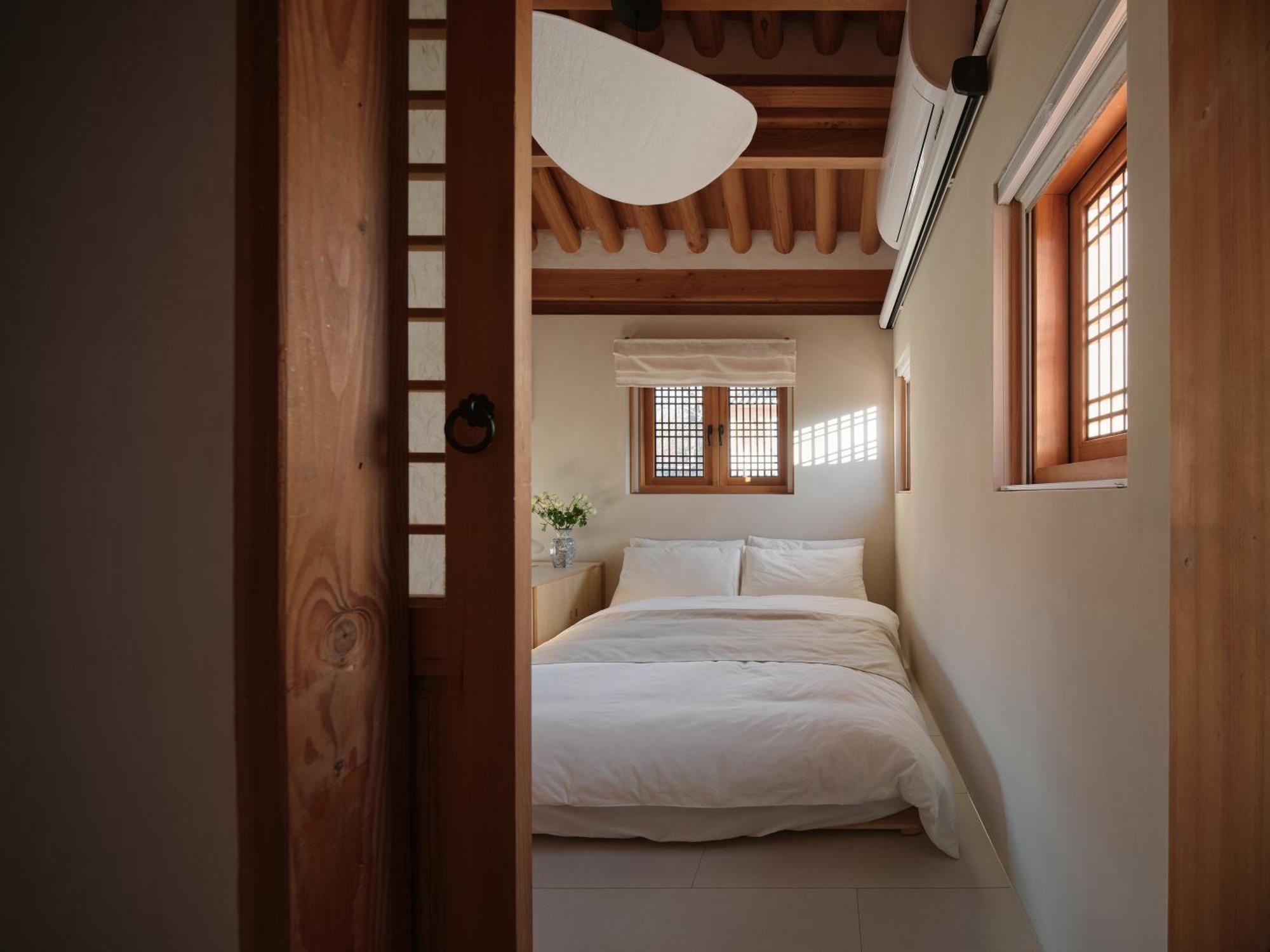The Korean Traditional Hanok In Downtown Seoul For Convenient Public Transportation - Seoul Ari Buitenkant foto